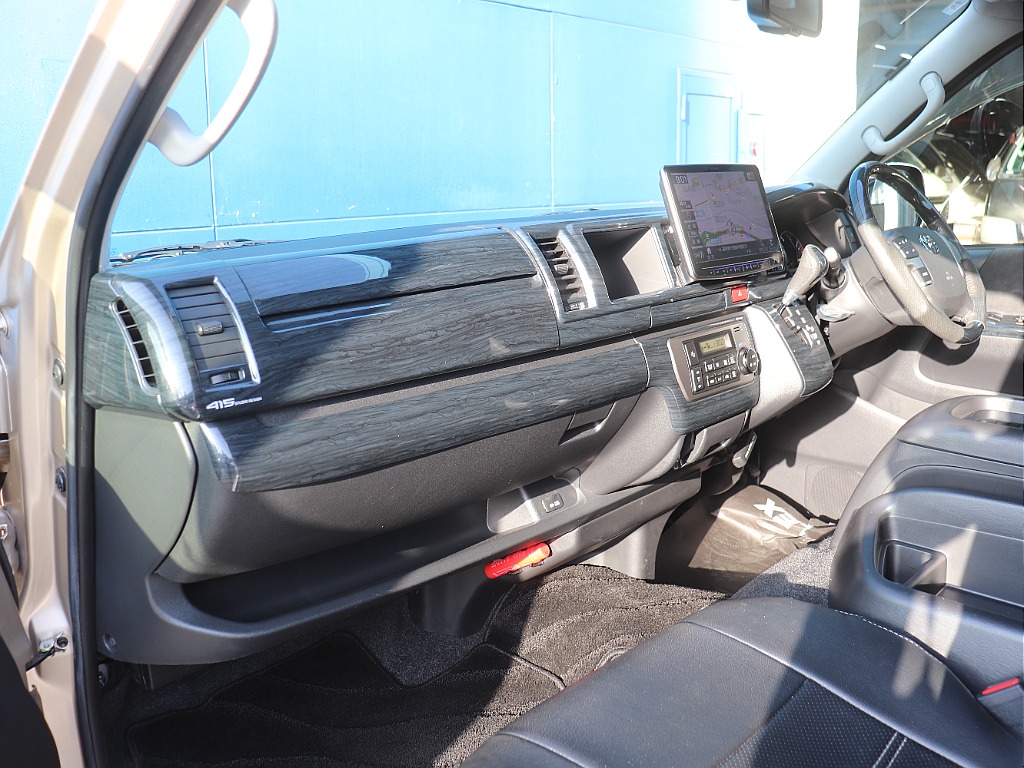 ハイエースの事なら専門店のフレックス福岡店へ！　現金を減らしにくいローン購入や、経費が使える法人様にぴったりのリースなどハイエースライフを始めるお手伝いをいたします！