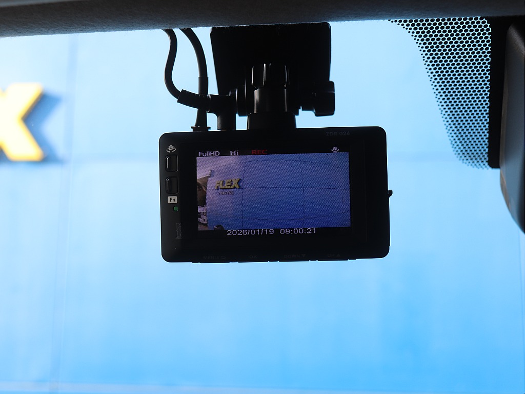 ハイエースの事なら専門店のフレックス福岡店へ！　現金を減らしにくいローン購入や、経費が使える法人様にぴったりのリースなどハイエースライフを始めるお手伝いをいたします！