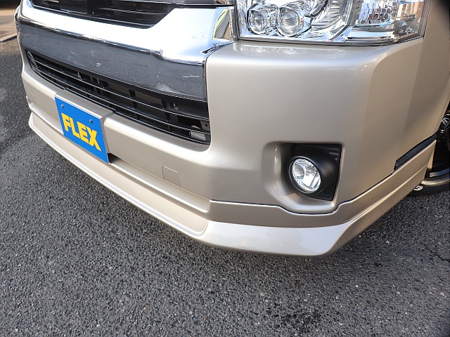 リップスポイラーを装着しスタイリッシュなフェイスに！