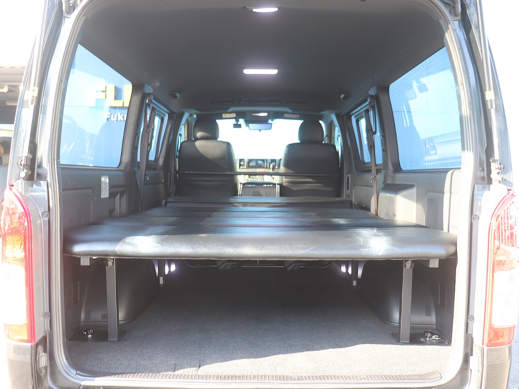 トヨタ ハイエースバン(13枚目)