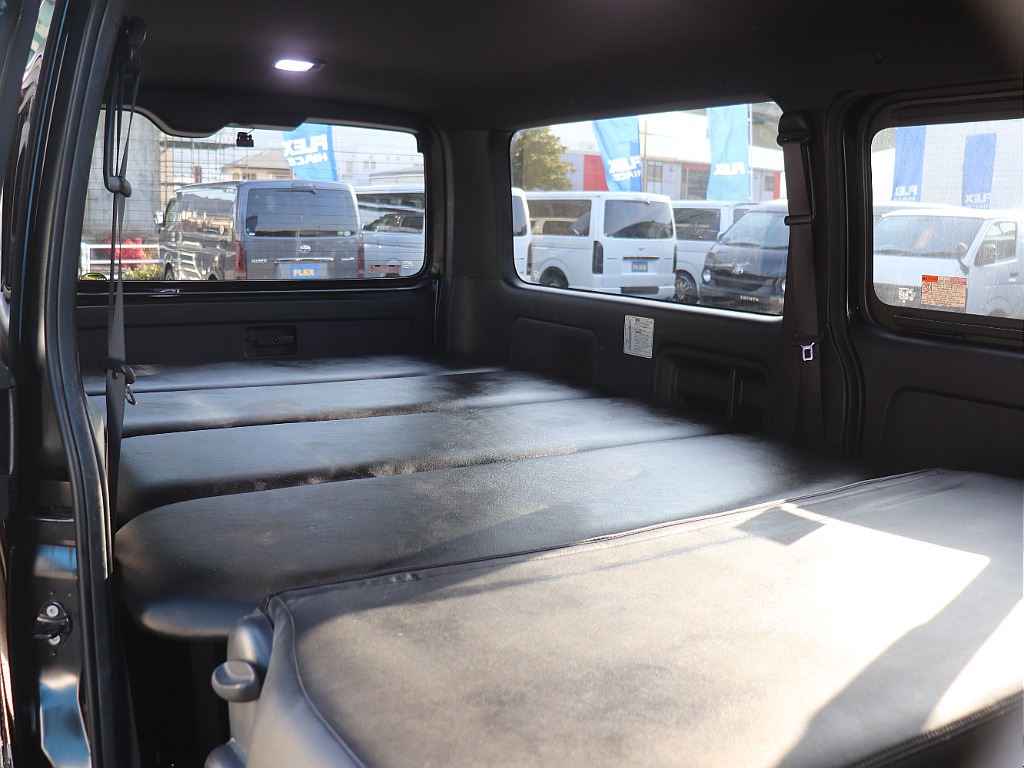 トヨタ ハイエースバン(16枚目)