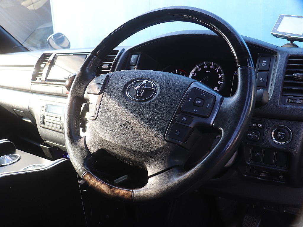 トヨタ ハイエースバン(25枚目)