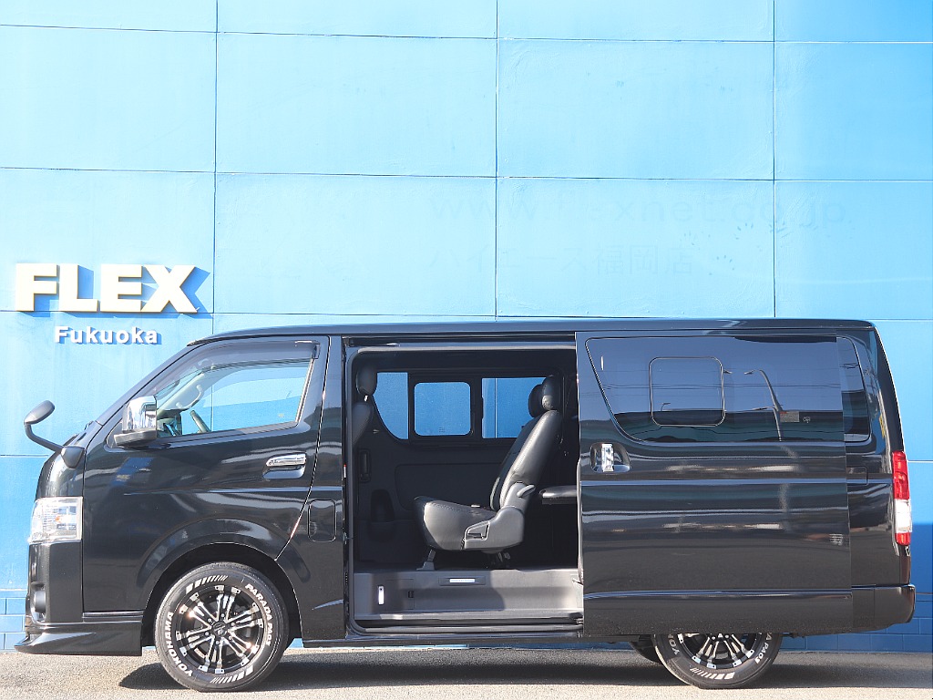 トヨタ ハイエースバン(5枚目)
