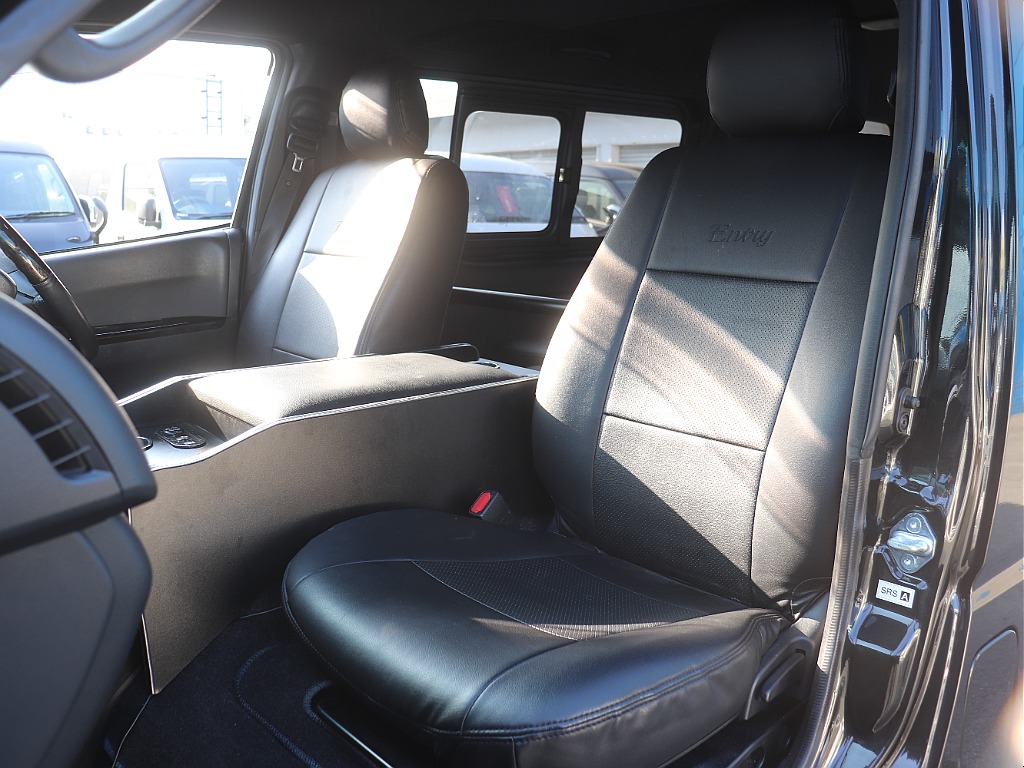 トヨタ ハイエースバン(10枚目)