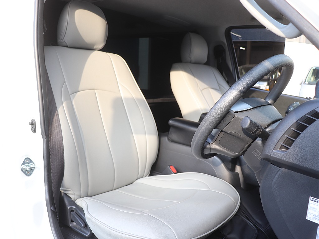 トヨタ ハイエースバン(12枚目)