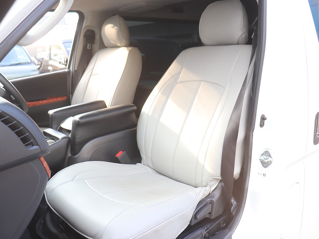 トヨタ ハイエースバン(13枚目)