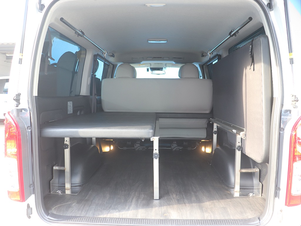 トヨタ ハイエースバン(15枚目)