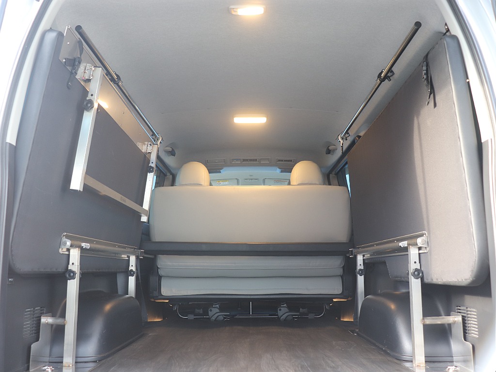 トヨタ ハイエースバン(25枚目)