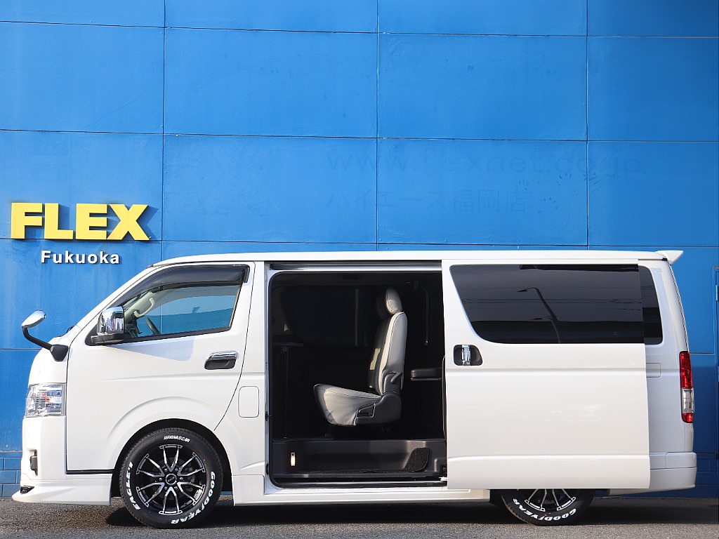 トヨタ ハイエースバン(7枚目)
