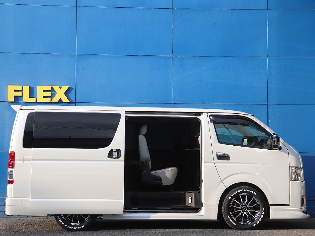 トヨタ ハイエースバン(8枚目)