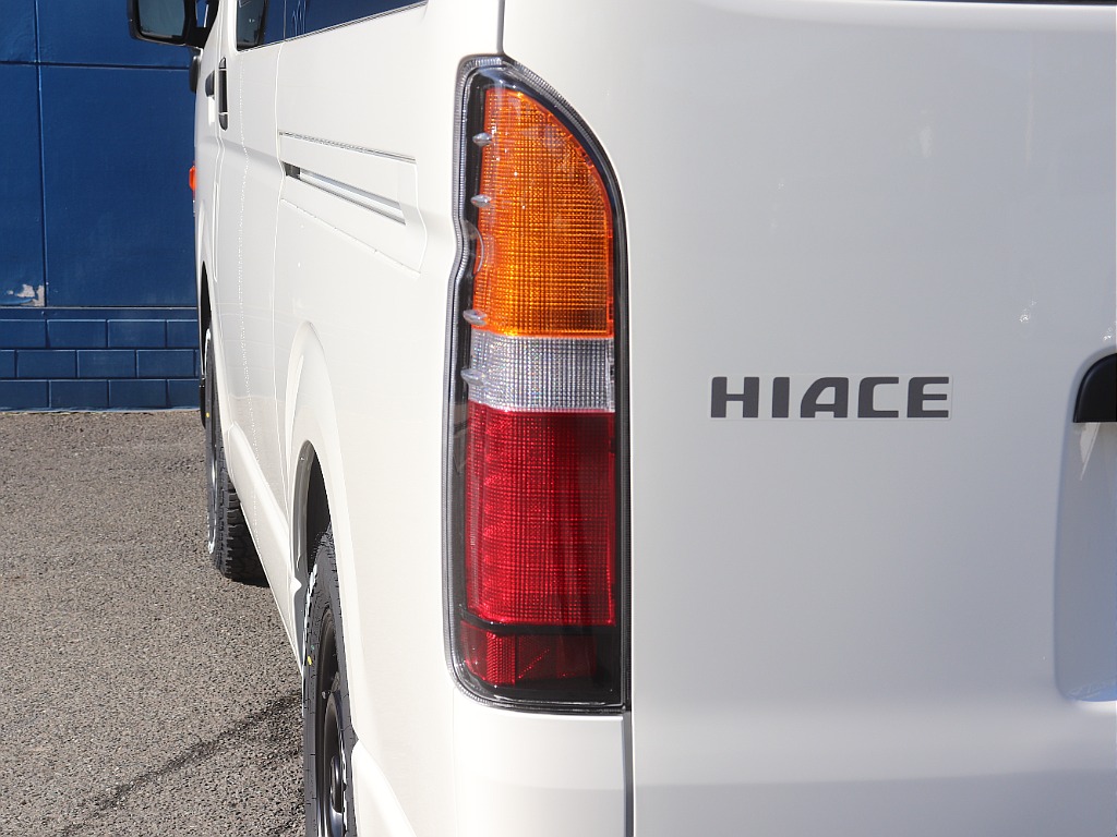 トヨタ ハイエースバン(11枚目)