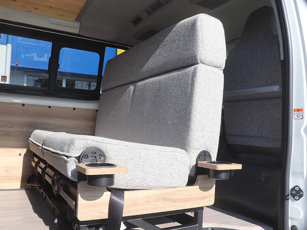 トヨタ ハイエースバン(14枚目)