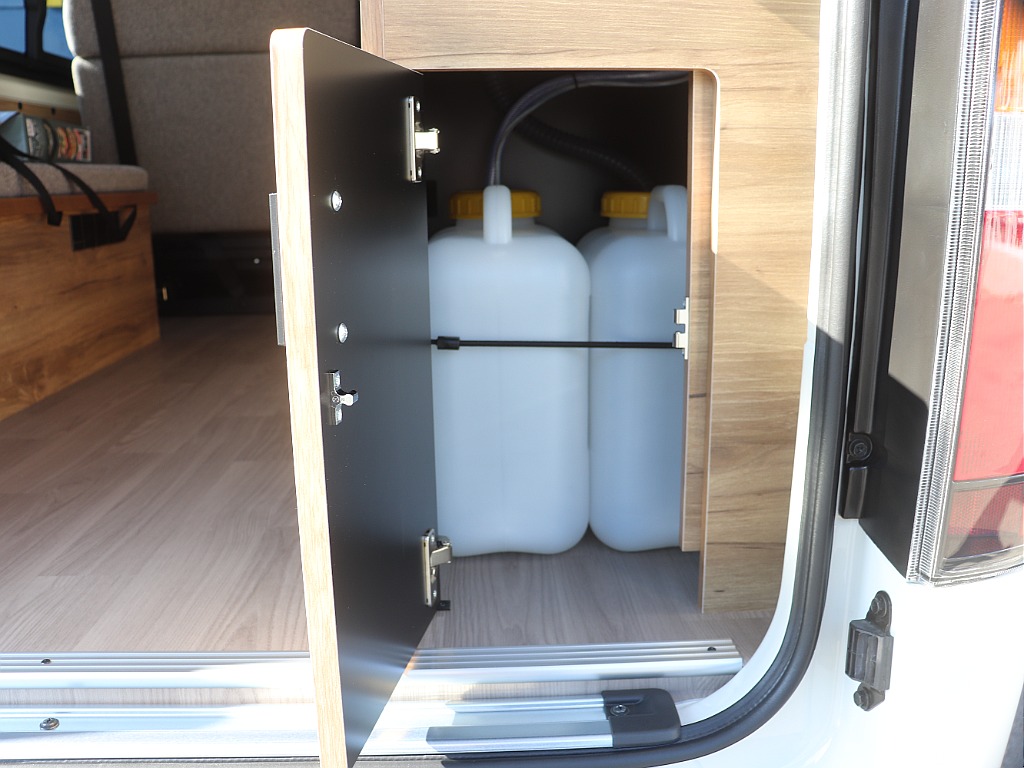 トヨタ ハイエースバン(20枚目)