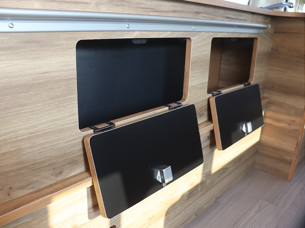 トヨタ ハイエースバン(21枚目)