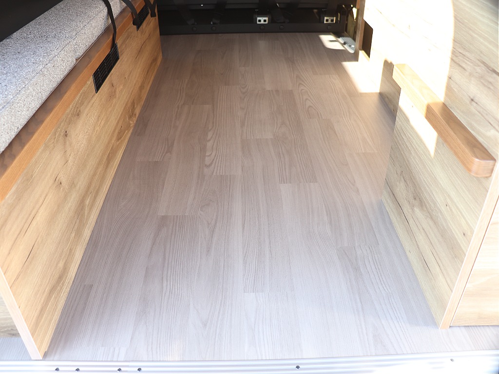 トヨタ ハイエースバン(28枚目)