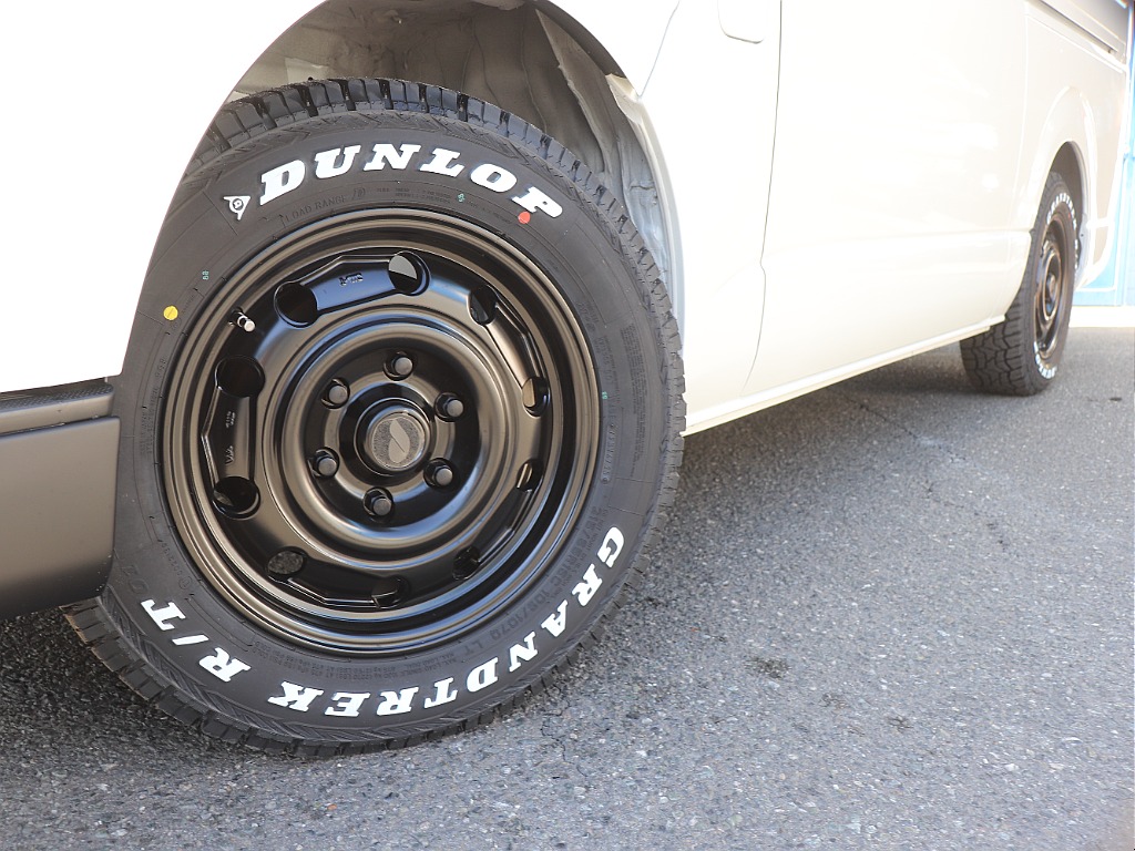 トヨタ ハイエースバン(4枚目)