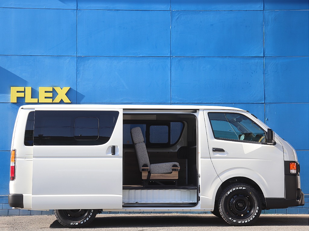 トヨタ ハイエースバン(8枚目)