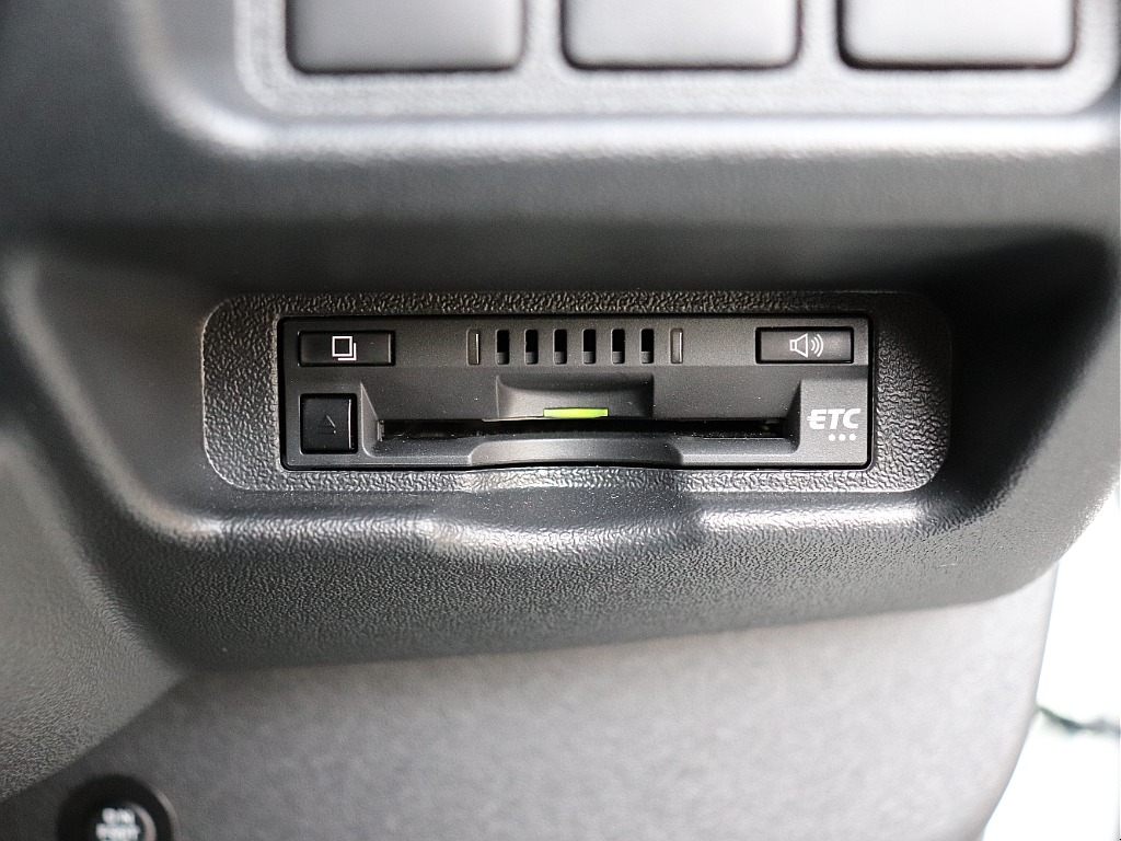ハイウェイドライブの必需品ビルトインＥＴＣ完備！セットアップ完了後お引渡しさせていただきます♪