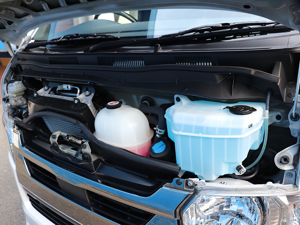 ハイエースの事なら専門店のフレックス福岡店へ！　現金を減らしにくいローン購入や、経費が使える法人様にぴったりのリースなどハイエースライフを始めるお手伝いをいたします！