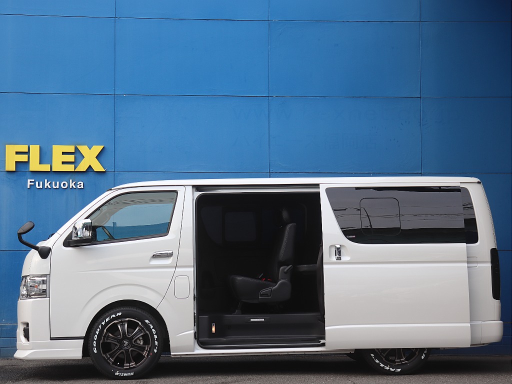バンタイプは両サイドスライドドア！