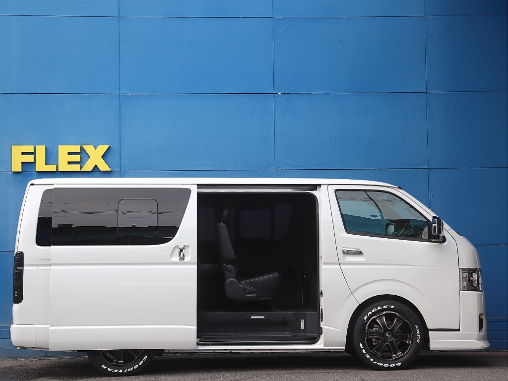 1.5インチローダウン施工済みなので日々の乗り降りをスムーズにしてくれます♪