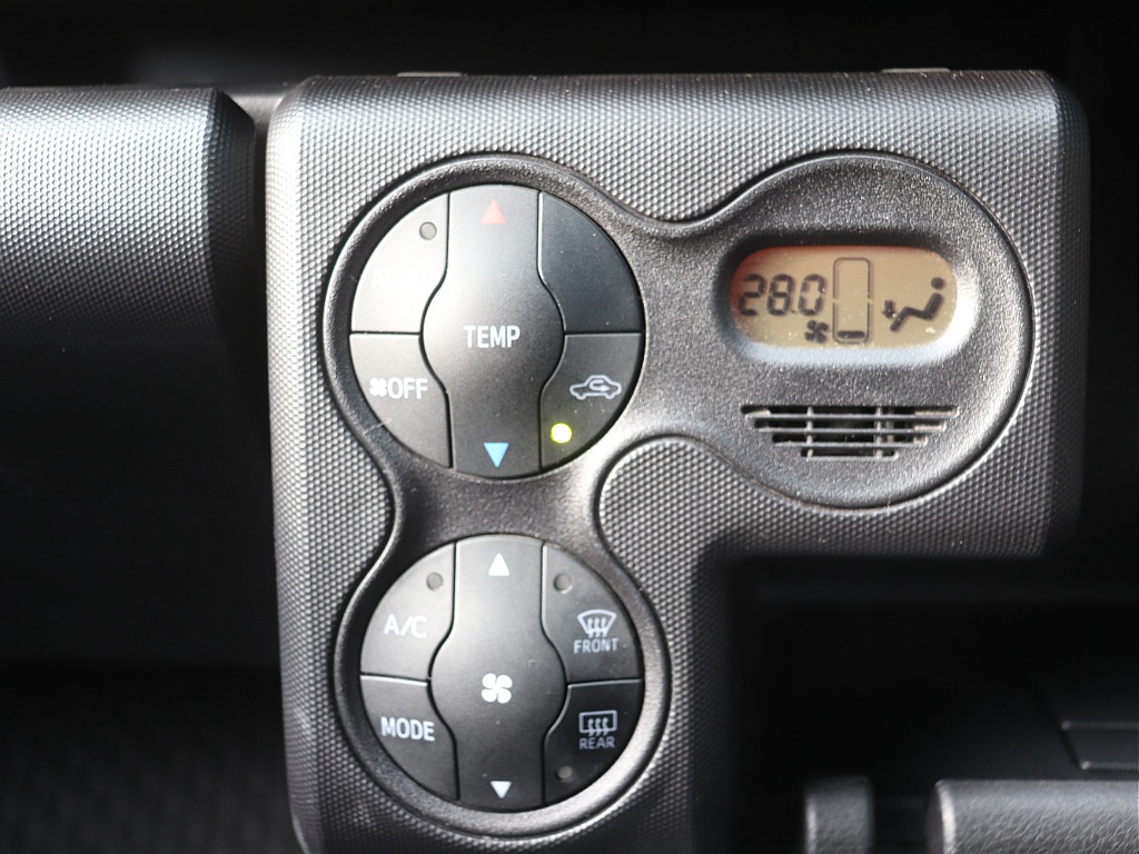 ハイエースの事なら専門店のフレックス福岡店へ！　現金を減らしにくいローン購入や、経費が使える法人様にぴったりのリースなどハイエースライフを始めるお手伝いをいたします！