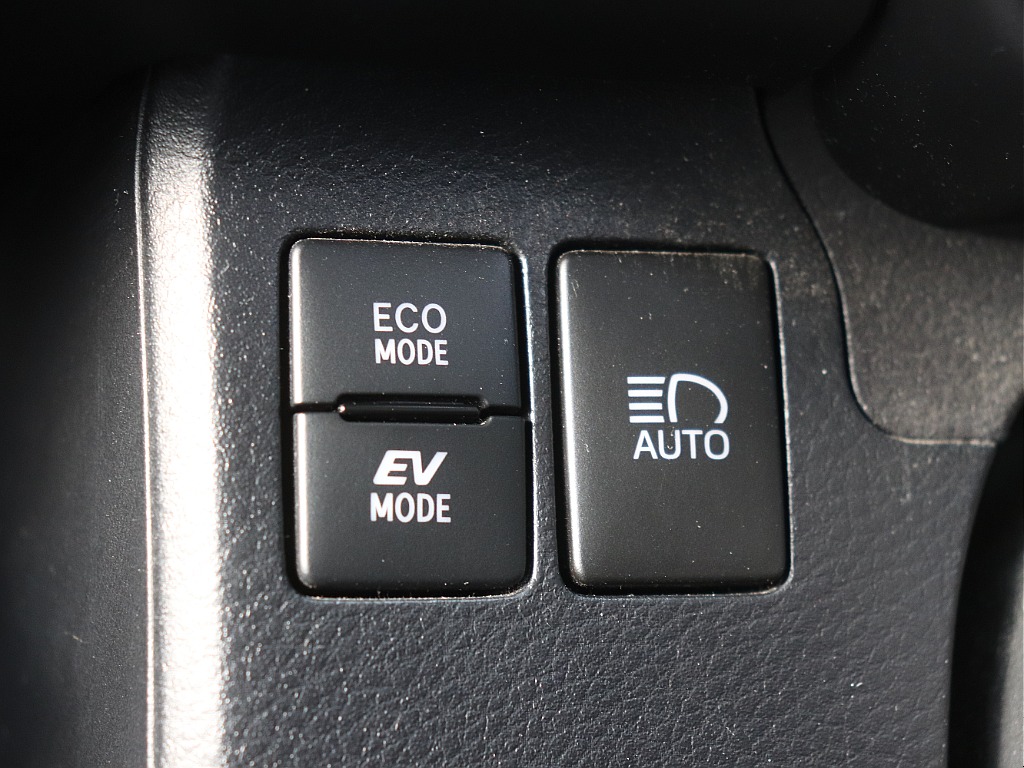 ハイエースの事なら専門店のフレックス福岡店へ！　現金を減らしにくいローン購入や、経費が使える法人様にぴったりのリースなどハイエースライフを始めるお手伝いをいたします！