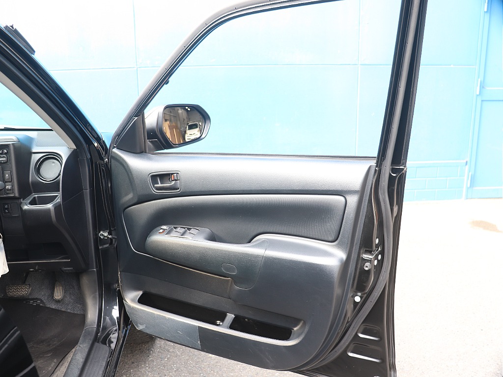 ハイエースの事なら専門店のフレックス福岡店へ！　現金を減らしにくいローン購入や、経費が使える法人様にぴったりのリースなどハイエースライフを始めるお手伝いをいたします！