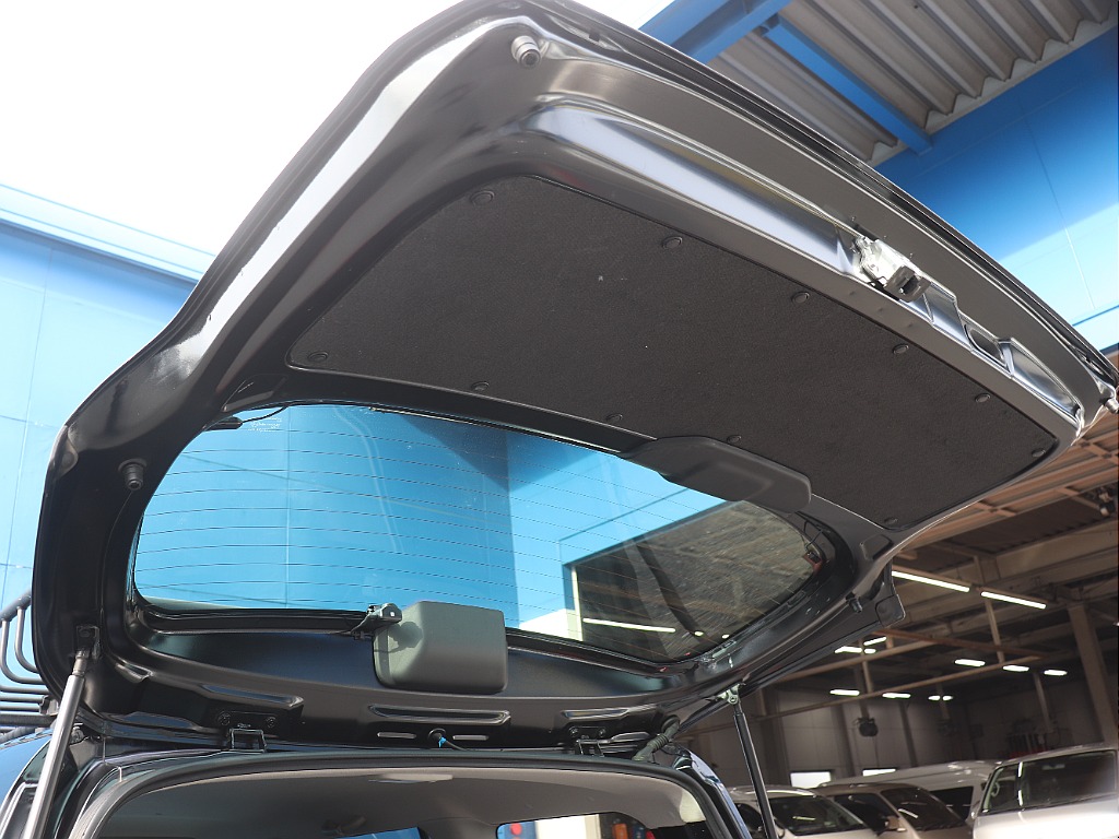 ハイエースの事なら専門店のフレックス福岡店へ！　現金を減らしにくいローン購入や、経費が使える法人様にぴったりのリースなどハイエースライフを始めるお手伝いをいたします！