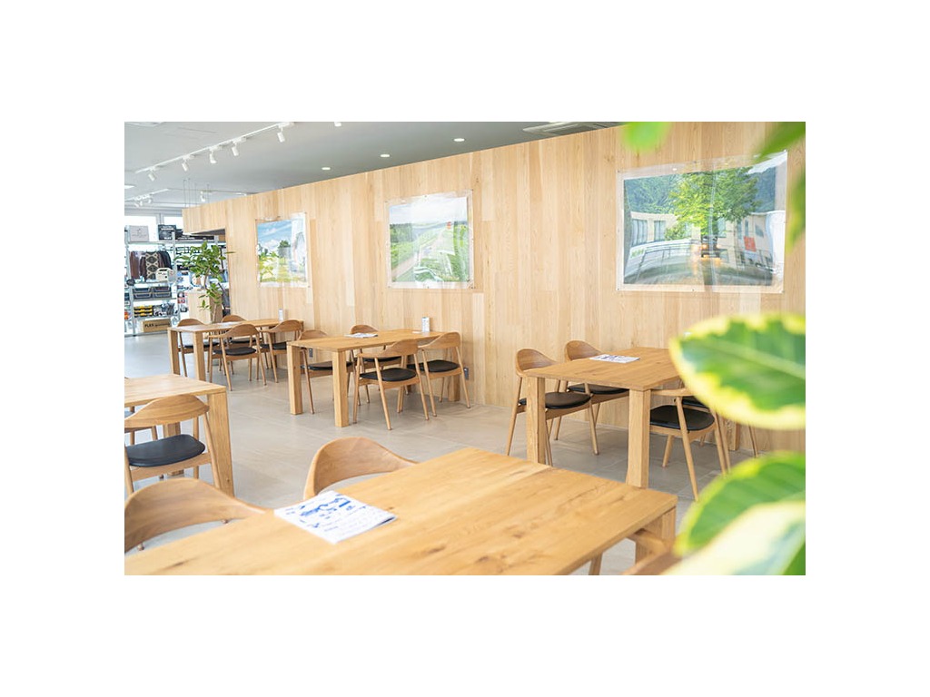 ハイエースの事なら専門店のフレックス福岡店へ！　現金を減らしにくいローン購入や、経費が使える法人様にぴったりのリースなどハイエースライフを始めるお手伝いをいたします！