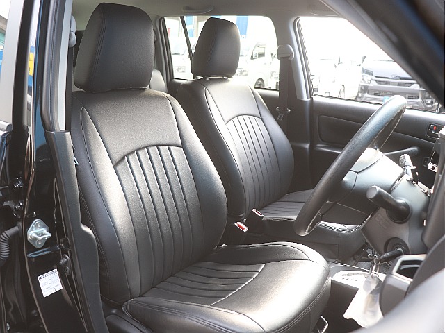シートカバー装着済みで車内の雰囲気アップ↑