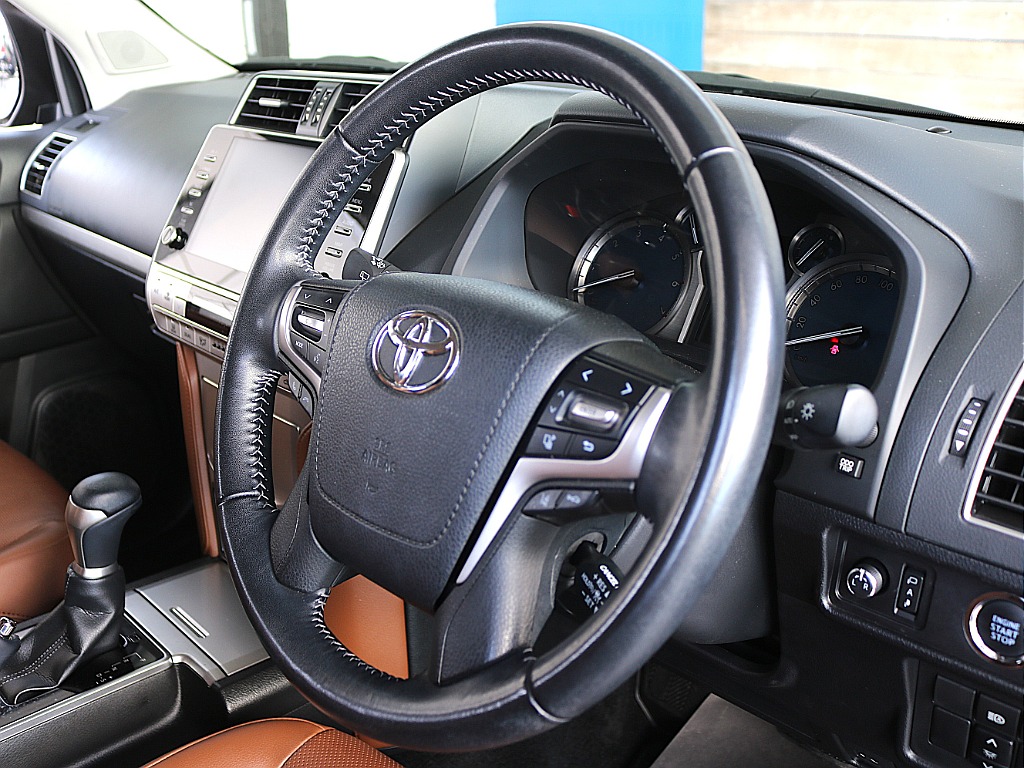 トヨタ ランドクルーザープラド(24枚目)