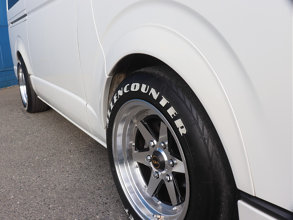 トヨタ ハイエースバン(6枚目)