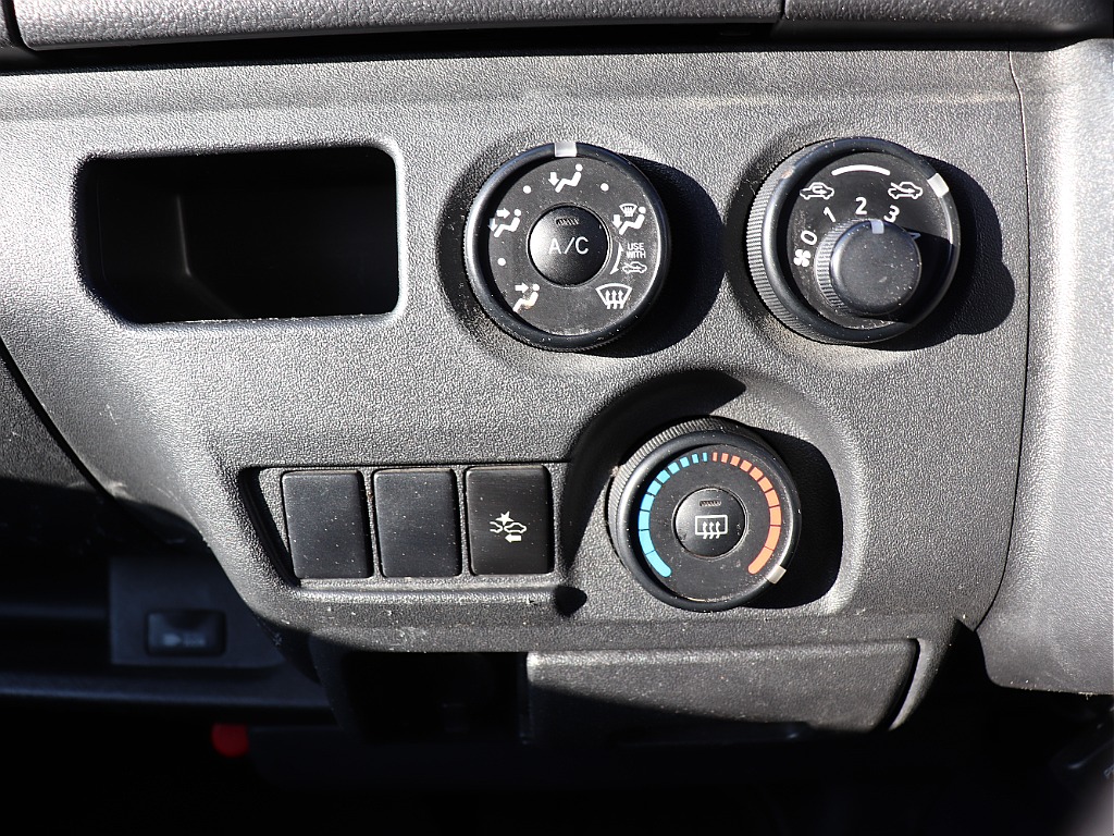 ハイエースの事なら専門店のフレックス福岡店へ！　現金を減らしにくいローン購入や、経費が使える法人様にぴったりのリースなどハイエースライフを始めるお手伝いを致します！