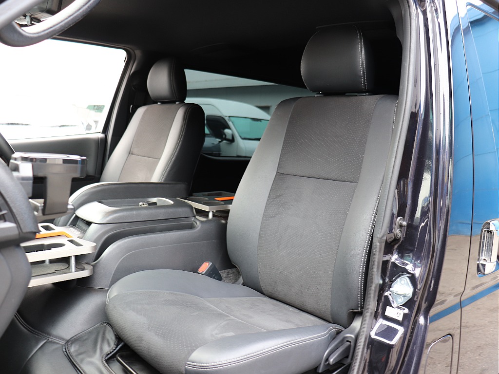 ダークプライムⅡ仕様のハーフレザーシート