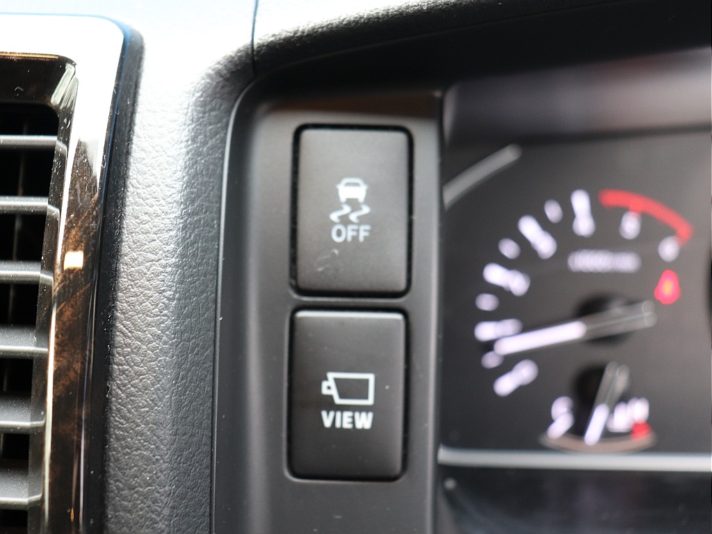 ハイエースの事なら専門店のフレックス福岡店へ！　現金を減らしにくいローン購入や、経費が使える法人様にぴったりのリースなどハイエースライフを始めるお手伝いをいたします！