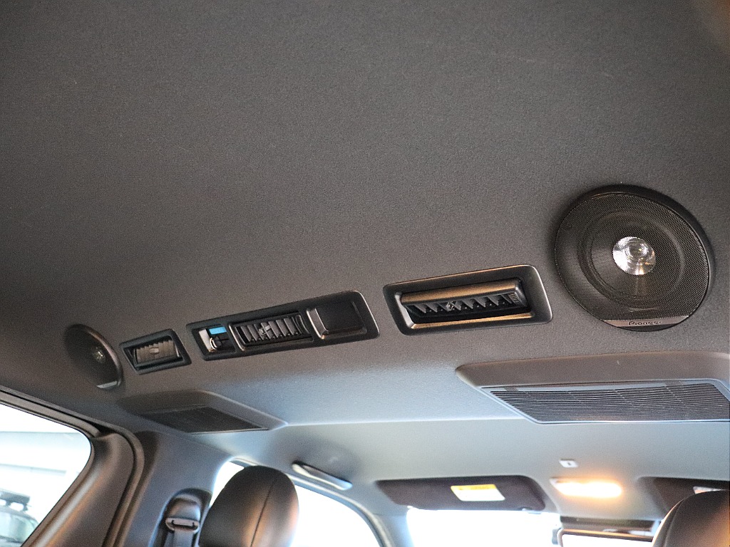 ハイエースの事なら専門店のフレックス福岡店へ！　現金を減らしにくいローン購入や、経費が使える法人様にぴったりのリースなどハイエースライフを始めるお手伝いをいたします！