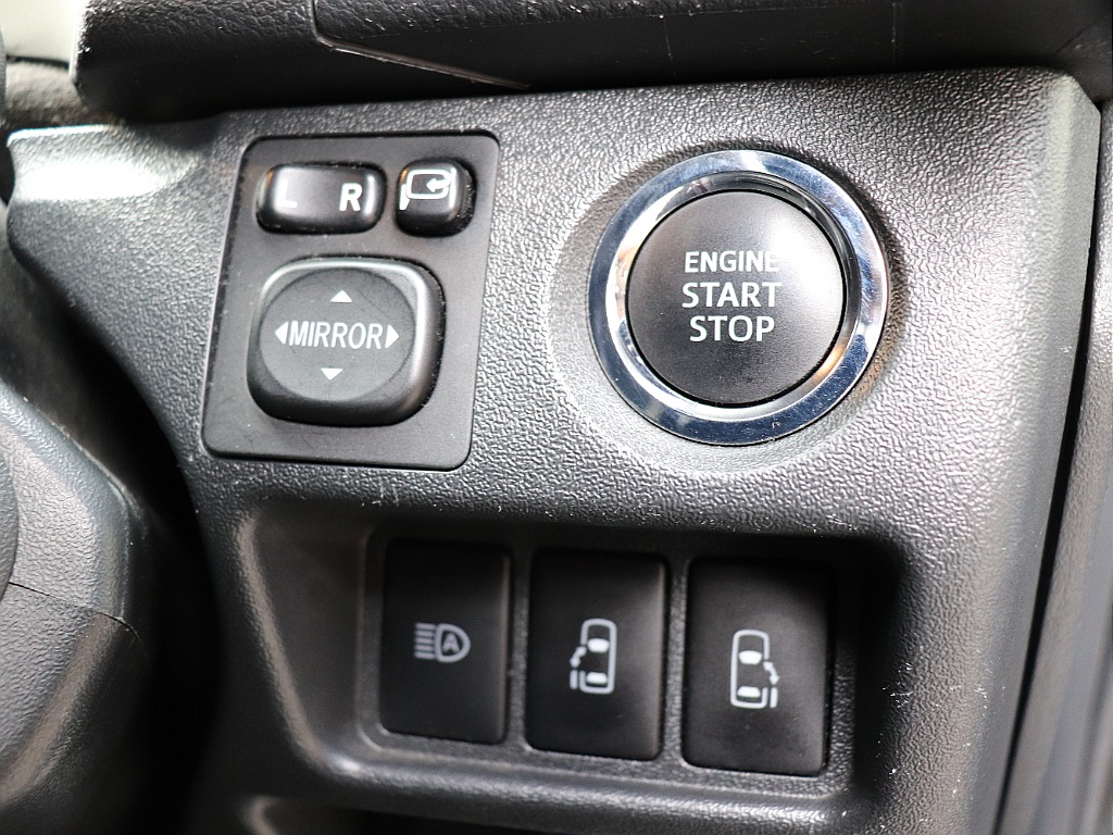 ハイエースの事なら専門店のフレックス福岡店へ！　現金を減らしにくいローン購入や、経費が使える法人様にぴったりのリースなどハイエースライフを始めるお手伝いをいたします！