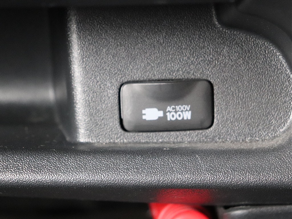 ハイエースの事なら専門店のフレックス福岡店へ！　現金を減らしにくいローン購入や、経費が使える法人様にぴったりのリースなどハイエースライフを始めるお手伝いをいたします！