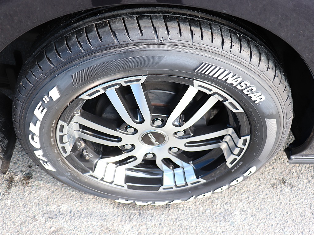 ハイエースの事なら専門店のフレックス福岡店へ！　現金を減らしにくいローン購入や、経費が使える法人様にぴったりのリースなどハイエースライフを始めるお手伝いをいたします！