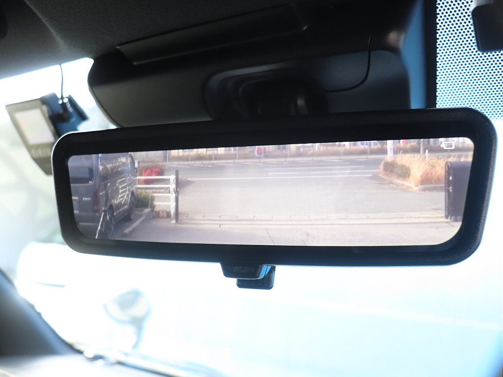 デジタルインナーミラーは後部にお荷物が乗っていても後部を映し出してくれます