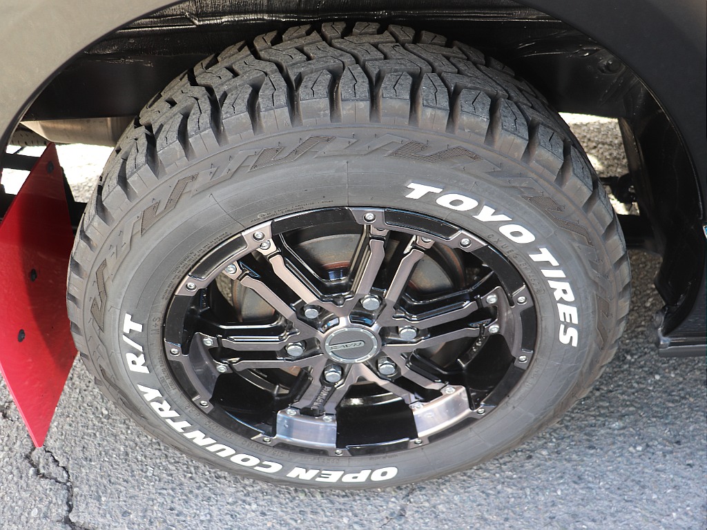 ハイエースの事なら専門店のフレックス福岡店へ！　現金を減らしにくいローン購入や、経費が使える法人様にぴったりのリースなどハイエースライフを始めるお手伝いをいたします！