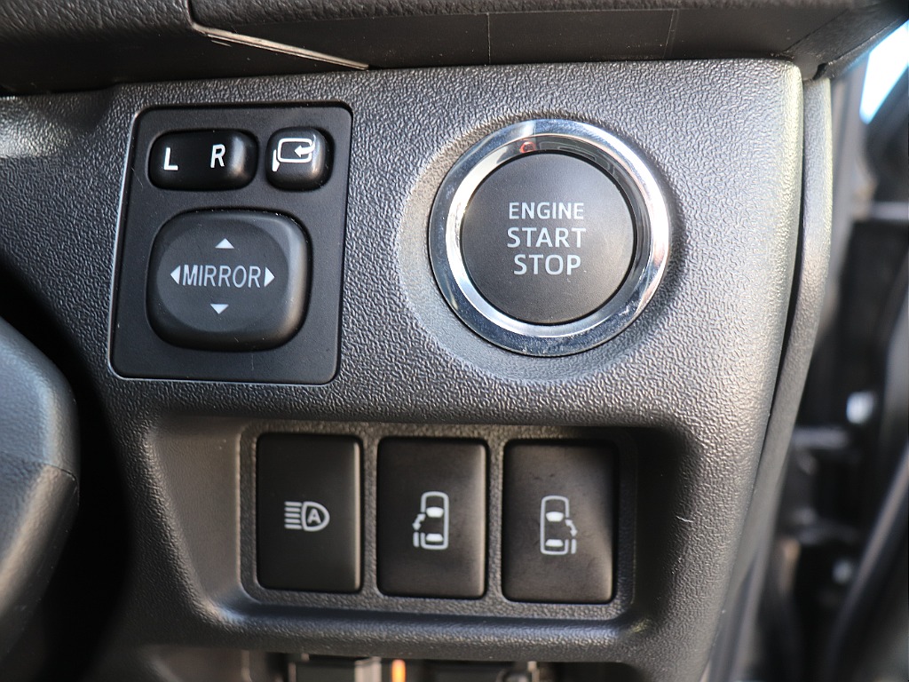 ハイエースの事なら専門店のフレックス福岡店へ！　現金を減らしにくいローン購入や、経費が使える法人様にぴったりのリースなどハイエースライフを始めるお手伝いをいたします！