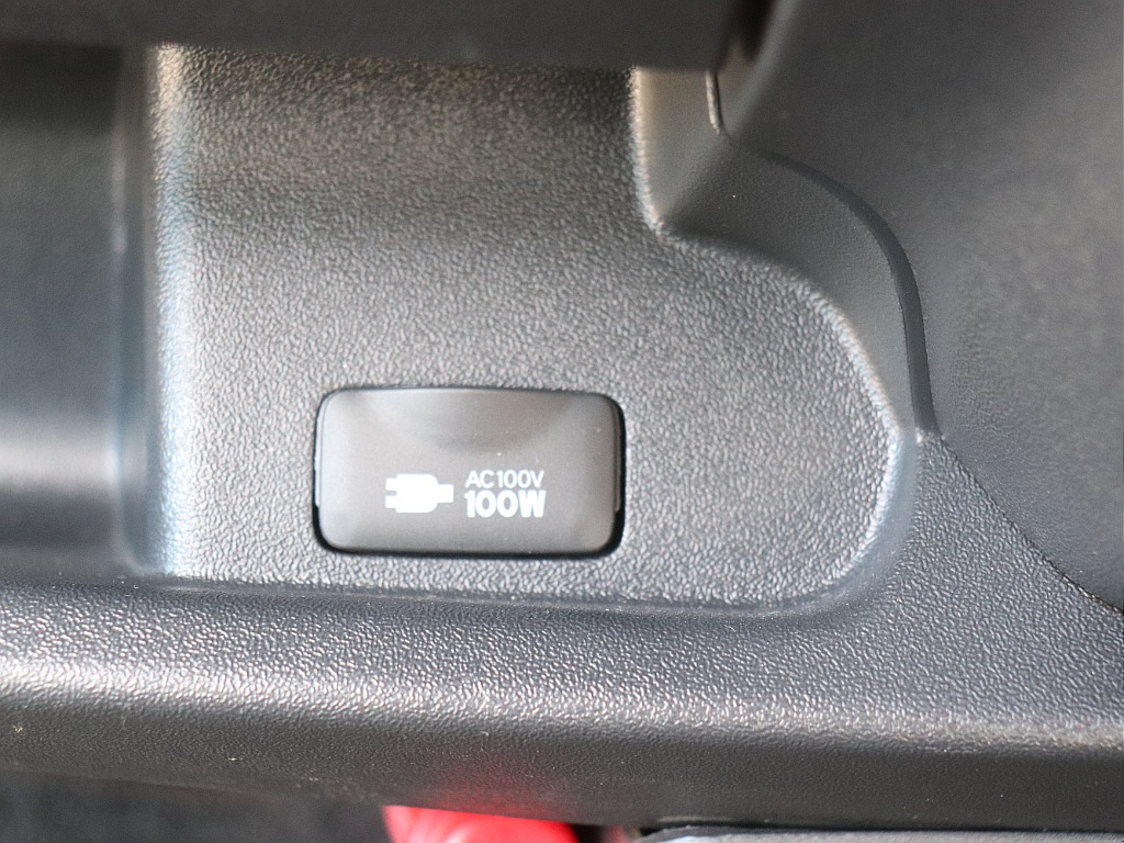 ハイエースの事なら専門店のフレックス福岡店へ！　現金を減らしにくいローン購入や、経費が使える法人様にぴったりのリースなどハイエースライフを始めるお手伝いをいたします！