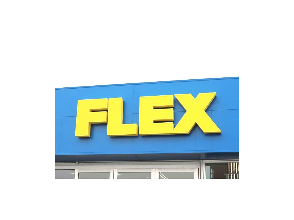 ハイエースの事なら専門店のフレックス福岡店へ！　現金を減らしにくいローン購入や、経費が使える法人様にぴったりのリースなどハイエースライフを始めるお手伝いをいたします！