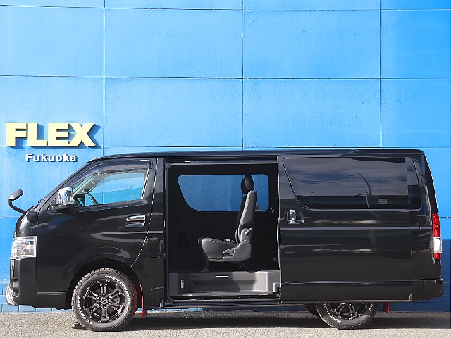 メーカーオプションのパワースライドドア完備