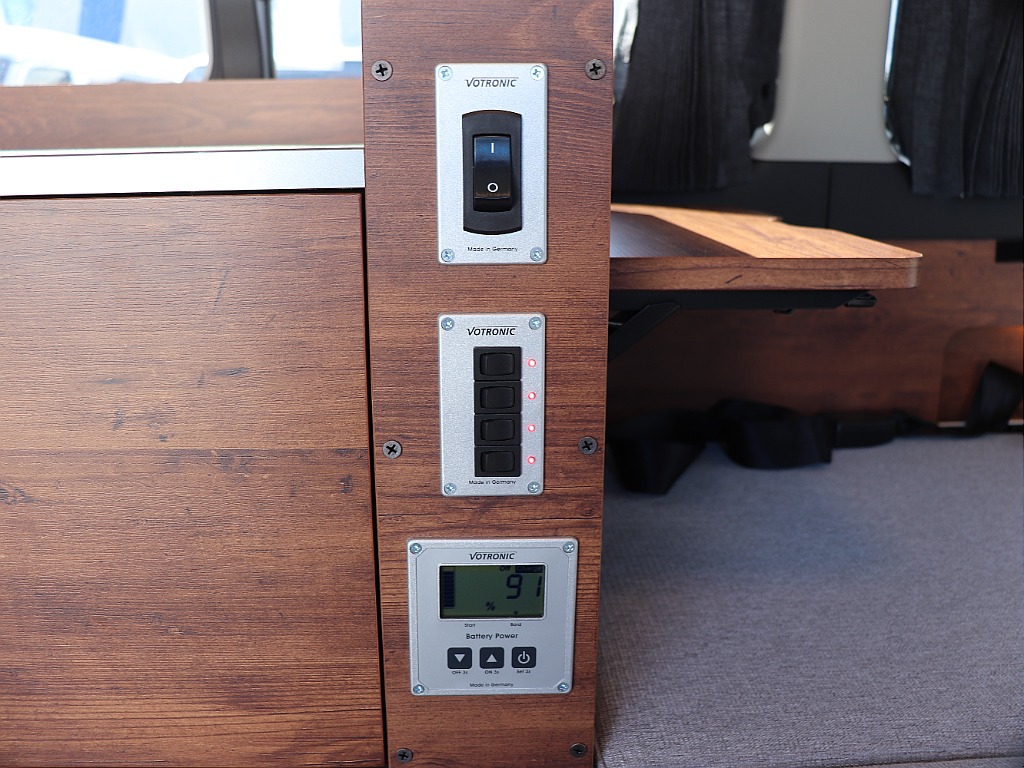 ハイエースの事なら専門店のフレックス福岡店へ！　現金を減らしにくいローン購入や、経費が使える法人様にぴったりのリースなどハイエースライフを始めるお手伝いを致します！