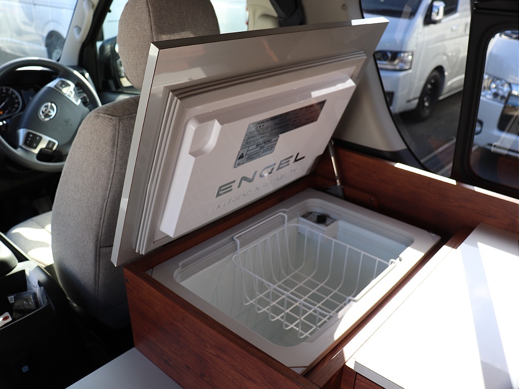 ハイエースの事なら専門店のフレックス福岡店へ！　現金を減らしにくいローン購入や、経費が使える法人様にぴったりのリースなどハイエースライフを始めるお手伝いを致します！