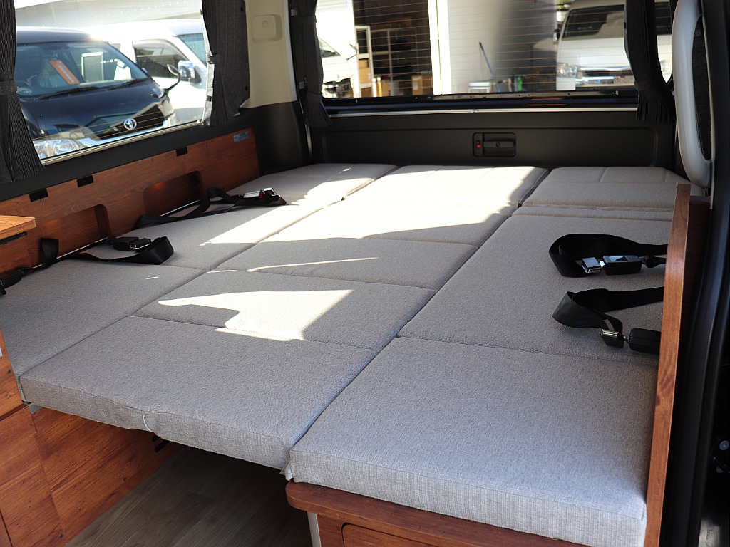 ハイエースの事なら専門店のフレックス福岡店へ！　現金を減らしにくいローン購入や、経費が使える法人様にぴったりのリースなどハイエースライフを始めるお手伝いを致します！