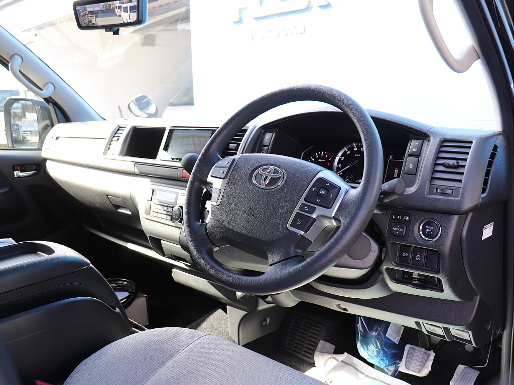 ハイエースの事なら専門店のフレックス福岡店へ！　現金を減らしにくいローン購入や、経費が使える法人様にぴったりのリースなどハイエースライフを始めるお手伝いを致します！